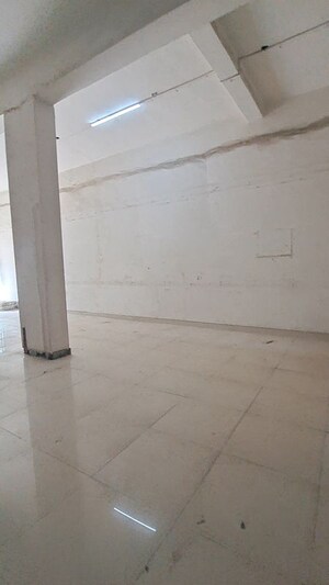 Room in  Showroom at Mayuresh Trade Center, Sector 19a Vashi – for Rent