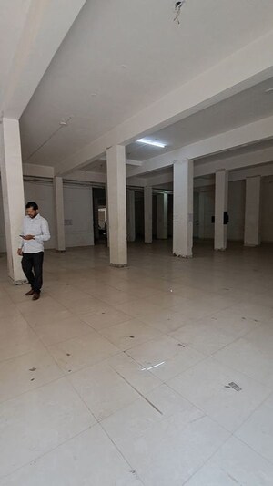 Parking in  Showroom at Mayuresh Trade Center, Sector 19a Vashi – for Rent