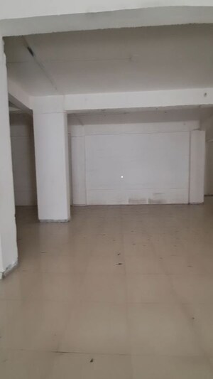 Room in  Showroom at Mayuresh Trade Center, Sector 19a Vashi – for Rent