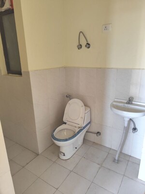 Bathroom in 1 BHK Apartment at Pyramid Heights, Sector 85 – for Rent