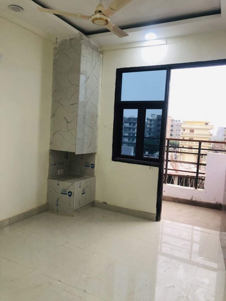 Room, sector 73 1 Bedroom 580 Sq.Ft. Builder Floor In Sector 73 Noida 10164790