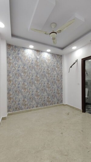 Room in 3 BHK Builder Floor at Govindpuri – for Sale