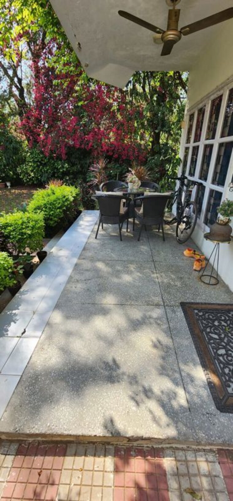 Balcony, sainik farm 2.5 Bedroom 4500 Sq.Ft. Independent House In Sainik Farm Delhi 10164814