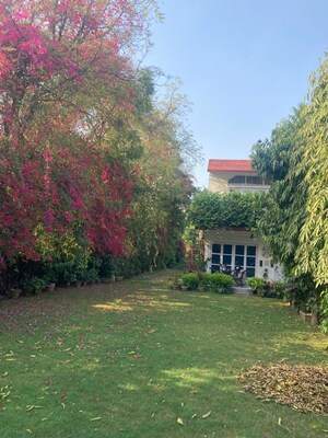 2.5 BHK Independent House – Garden View at Sainik Farm - for Rent