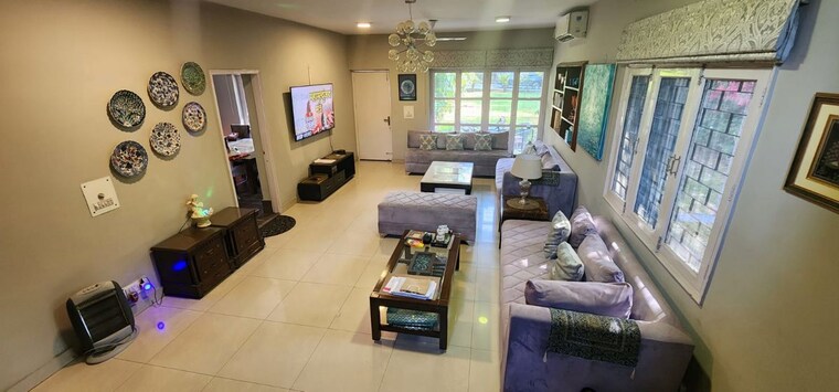 Living Room, sainik farm 2.5 Bedroom 4500 Sq.Ft. Independent House In Sainik Farm Delhi 10164814