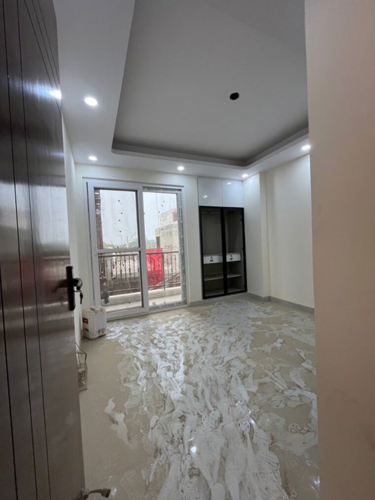 Room, rajpur khurd extension 3 Bedroom 120 Sq.Yd. Builder Floor In Rajpur Khurd Extension Delhi 10164817
