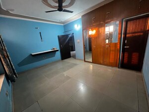 Parking in 2 BHK Builder Floor at Sector 10a – for Rent