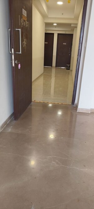 Room in 2 BHK Apartment at Indiabulls One Indiabulls, Pokhran Road No Two – for Rent