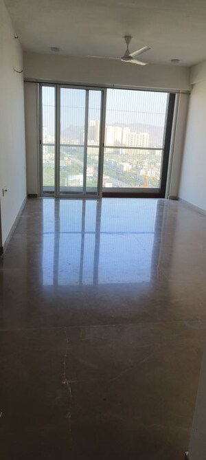 Room in 2 BHK Apartment at Indiabulls One Indiabulls, Pokhran Road No Two – for Sale