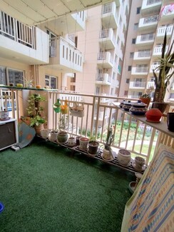 2.5 BHK + Study Room Apartment For Sale in M3M Marina