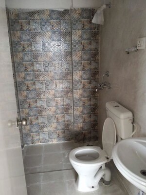 Bathroom in 2.5 BHK Apartment at Signature Global City, Sector 37d – for Sale