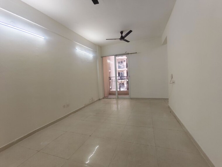 Room, signature-global-city 2.5 Bedroom 519 Sq.Ft. Apartment In Sector 37d Gurgaon 10164849