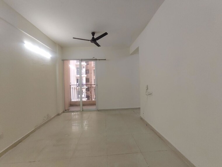 Room, signature-global-city 2.5 Bedroom 519 Sq.Ft. Apartment In Sector 37d Gurgaon 10164849