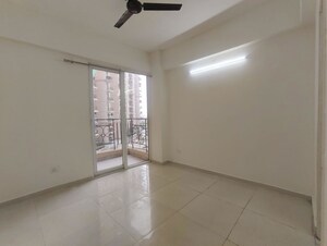 Room in 2.5 BHK Apartment at Signature Global City, Sector 37d – for Sale