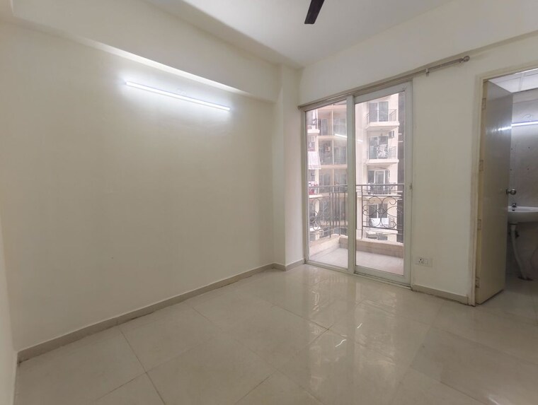 Room, signature-global-city 2.5 Bedroom 519 Sq.Ft. Apartment In Sector 37d Gurgaon 10164849