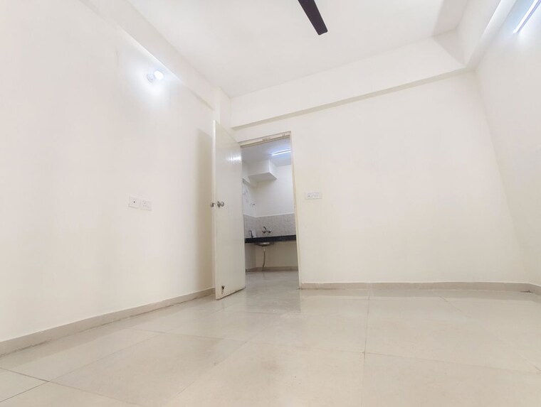 Room, signature-global-city 2.5 Bedroom 519 Sq.Ft. Apartment In Sector 37d Gurgaon 10164849