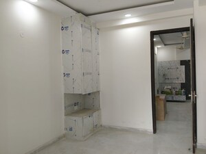 Room in 2 BHK Builder Floor at Sector 73 – for Sale