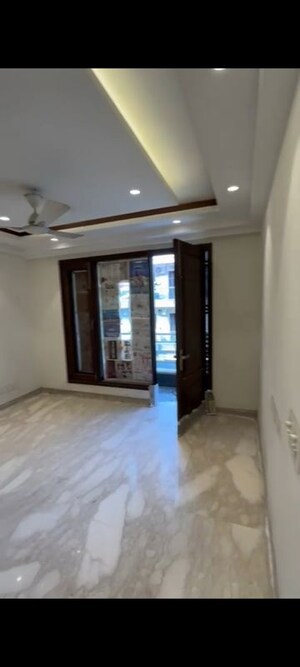 Room in 4 BHK Builder Floor at Greater Kailash I – for Sale