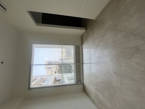 Room in 4 BHK Apartment at Omkar Alta Monte, Malad East – for Rent