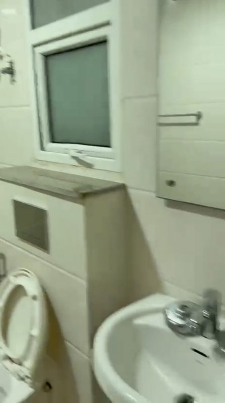 Kitchen, omaxe-royal-residency-faridabad 3 Bedroom 1925 Sq.Ft. Apartment In Sector 79 Faridabad 10164908