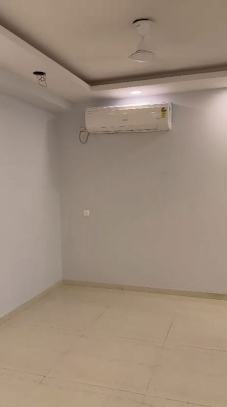 Room, omaxe-royal-residency-faridabad 3 Bedroom 1925 Sq.Ft. Apartment In Sector 79 Faridabad 10164908