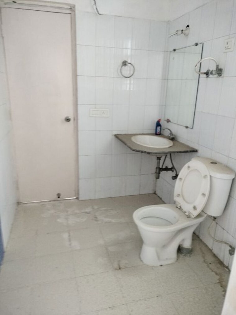 Bathroom, value-meadows-vista 2 Bedroom 933 Sq.Ft. Apartment In Raj Nagar Extension Ghaziabad 10164911