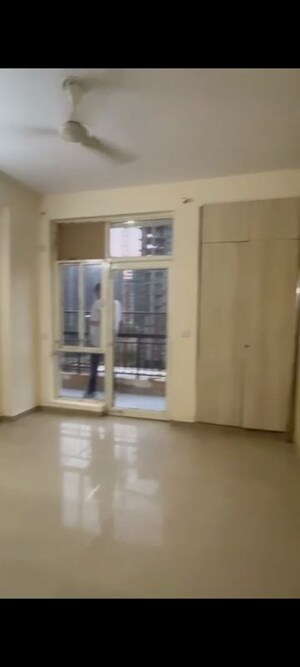 Room in 2 BHK Apartment at Omaxe Residency, Gomti Nagar – for Sale