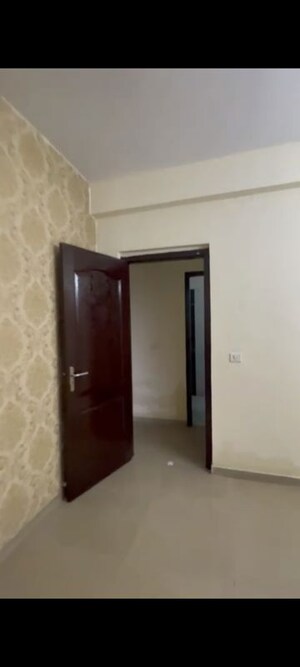 Room in 2 BHK Apartment at Omaxe Residency, Gomti Nagar – for Sale