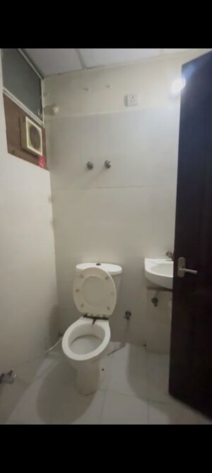 Bathroom in 2 BHK Apartment at Omaxe Residency, Gomti Nagar – for Sale