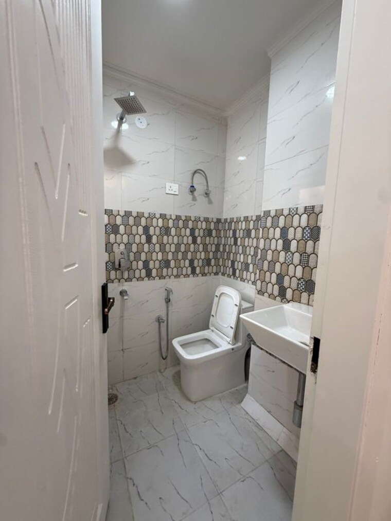 Bathroom, saket 2 Bedroom 950 Sq.Ft. Builder Floor In Saket Delhi 10164919