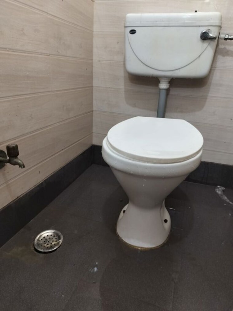 Bathroom, sector 31 2 Bedroom 1400 Sq.Ft. Builder Floor In Sector 31 Gurgaon 10164924