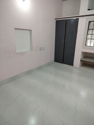 Room in 2 BHK Builder Floor at Sector 31 – for Rent