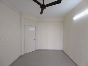 Room in 3 BHK Apartment at Pyramid Altia, Sector 70 – for Rent