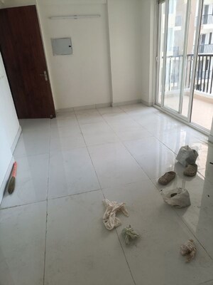 Bathroom in 2.5 BHK Apartment at Amrapali Heartbeat City, Sector 107 – for Rent