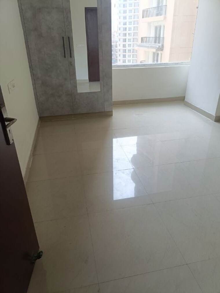 Room, amrapali-heartbeat-city 2.5 Bedroom 1350 Sq.Ft. Apartment In Sector 107 Noida 10164931