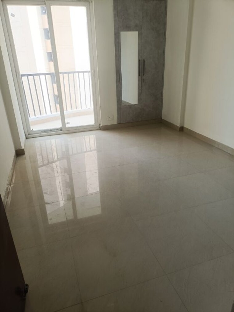 Room, amrapali-heartbeat-city 2.5 Bedroom 1350 Sq.Ft. Apartment In Sector 107 Noida 10164931
