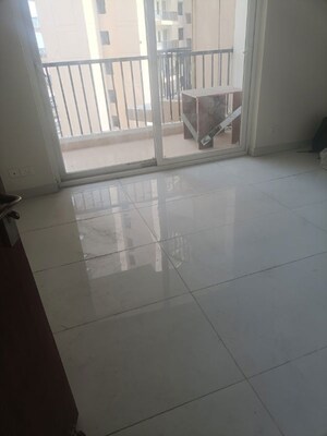 2.5 BHK Apartment For Rent in Amrapali Heartbeat City, Sector 107