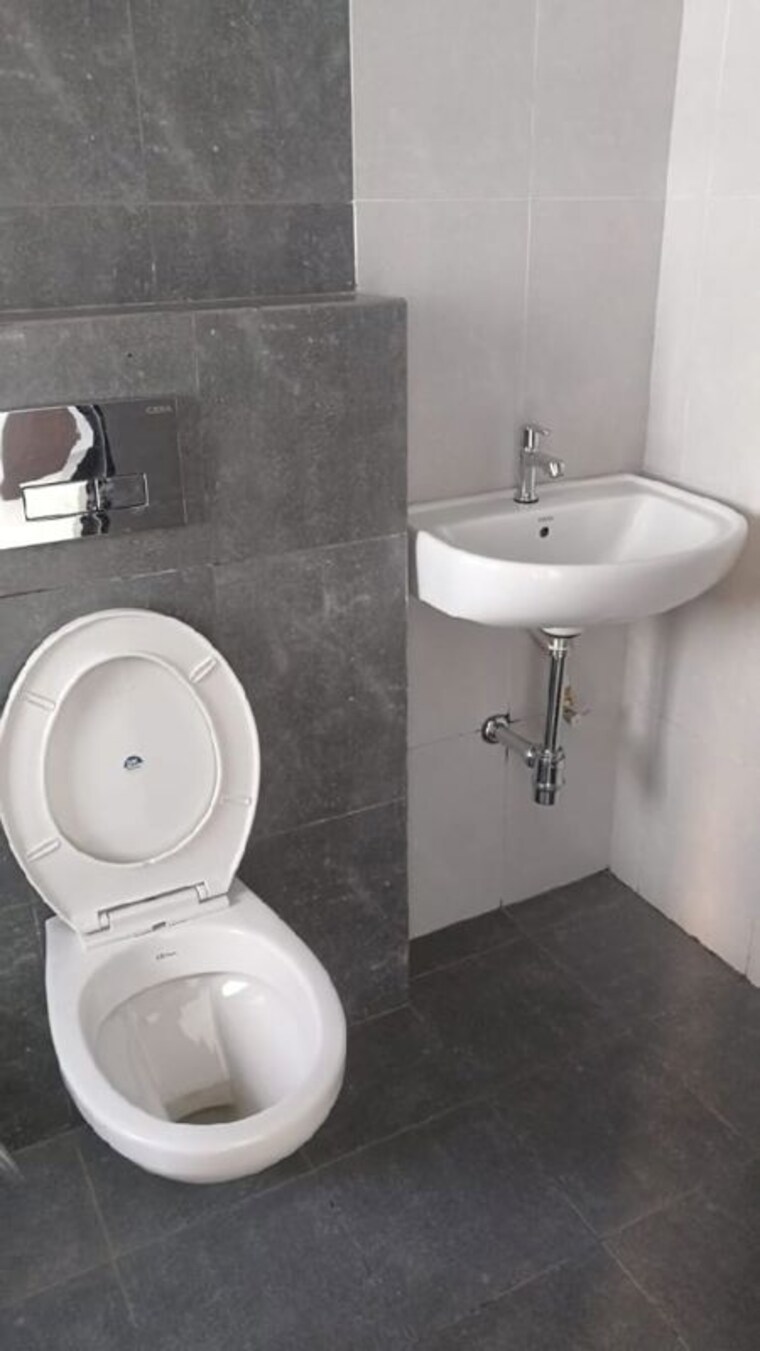 Bathroom, shapoorji-pallonji-joyville-hinjewadi 2 Bedroom 755 Sq.Ft. Apartment In Hinjewadi Pune 10164955