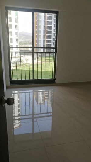 Room in 2 BHK Apartment at Shapoorji Pallonji Joyville Hinjewadi, Hinjewadi – for Rent