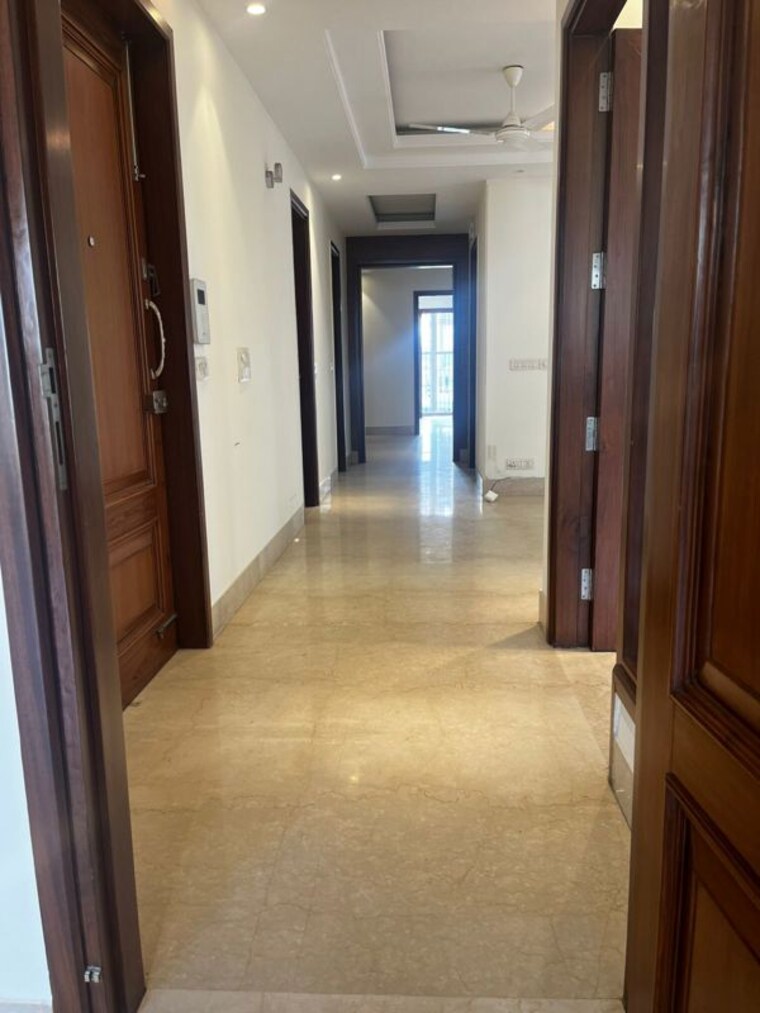Room, pamposh enclave 4 Bedroom 450 Sq.Yd. Builder Floor In Pamposh Enclave Delhi 10164969