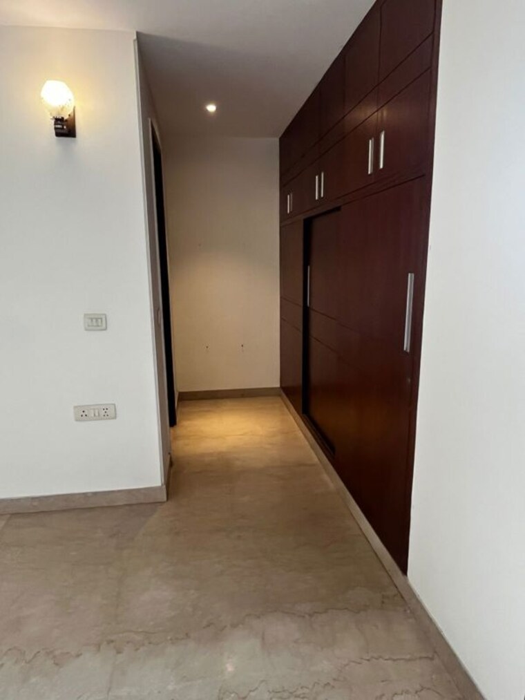 Room, pamposh enclave 4 Bedroom 450 Sq.Yd. Builder Floor In Pamposh Enclave Delhi 10164969