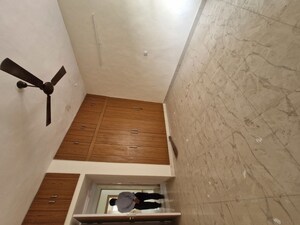 Bedroom in 3 BHK Apartment at Damodar Complex, Sector 37 – for Rent