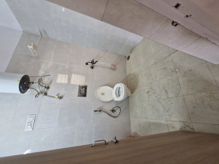 Bathroom, damodar-complex 3 Bedroom 1800 Sq.Ft. Apartment In Sector 37 Noida 10165001