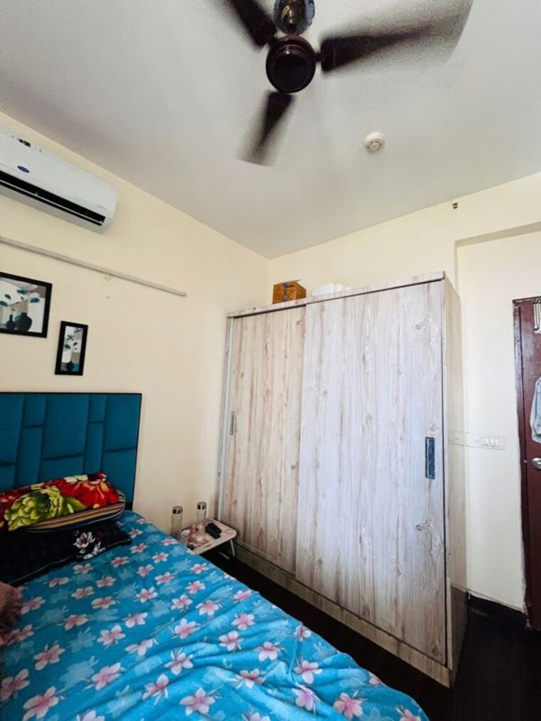 Bedroom, mahagun-my-woods 2 Bedroom 1100 Sq.Ft. Apartment In Sector 16c Greater Noida Greater Noida 10165014