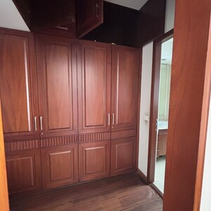 Room in 4 BHK Apartment at Mantri Altius, Shivaji Nagar – for Rent