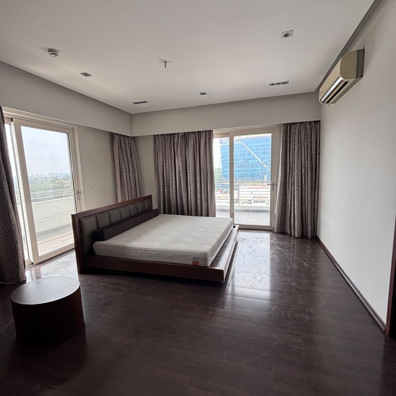 4 BHK + Pooja Room,Servant Room Apartment For Rent in Mantri Altius
