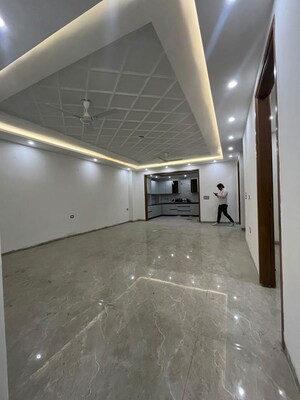 Room in 4 BHK Builder Floor at Chattarpur – for Sale