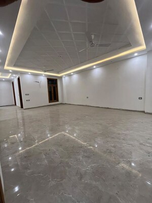 Room in 4 BHK Builder Floor at Chattarpur – for Sale