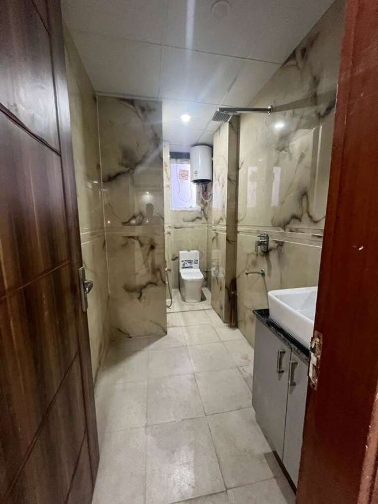 Bathroom, rajpur 3 Bedroom 150 Sq.Yd. Builder Floor In Rajpur Delhi 10165046