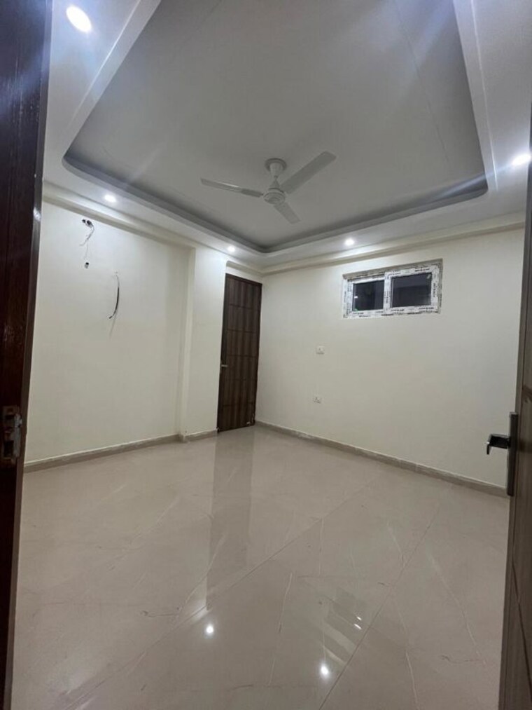 Room, rajpur 3 Bedroom 150 Sq.Yd. Builder Floor In Rajpur Delhi 10165046